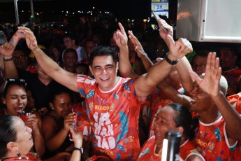 Bloco Armandão arrasta multidão e incendeia cenário político em Itambé