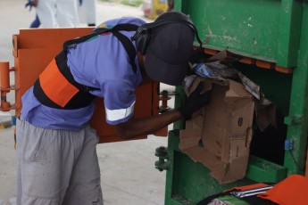 Paudalho lança o Programa Lixo na Hora Certa
