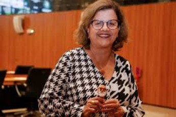 Senadora Teresa Leitão integra bancada brasileira em Cúpula Mundial em Montevidéu