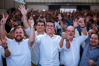 Rodrigo Pinheiro mostra força ao receber apoio do Podemos