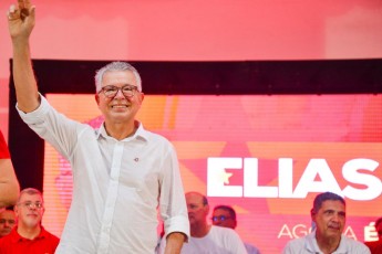 Elias Gomes integra comitiva presidencial de Lula em visita à Refinaria Abreu e Lima