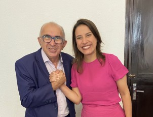 Pastor Armando Filho retira pré-candidatura ao Governo do Estado e formaliza apoio a Raquel Lyra