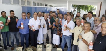 Prefeitura da Vitória entrega duas toneladas de sementes de milho para fomentar a renda dos agricultores