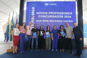 Mano Medeiros empossa novos professores aprovados no concurso público do Jaboatão