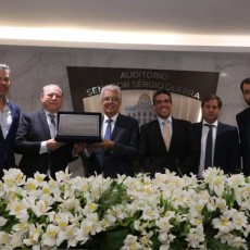 Assembleia homenageia 42 anos das empresas Atacamax e Rede Trevo de Supermercados