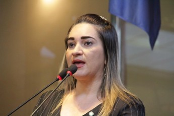 Aline Mariano retorna à Câmara do Recife após ida de Andreza para secretaria 