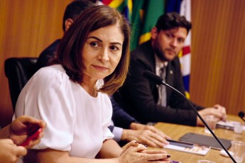 Simone Santana lança Frente Parlamentar da Primeira Infância e pede criação do Orçamento Criança