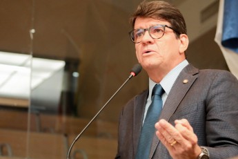 Alcides Cardoso questiona gasto público de R$ 3,1 milhões com fogos pela gestão João Campos em meio à privatização do réveillon de Boa Viagem