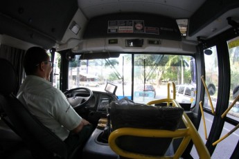 Rodoviários fazem novo protesto contra retirada de cobradores dos ônibus