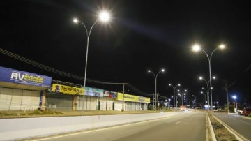 Prefeito de Petrolina finaliza iluminação de LED da Avenida Sete de Setembro