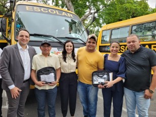 Presidente da Amupe destaca importância da entrega de 100 ônibus escolares para a educação em Pernambuco