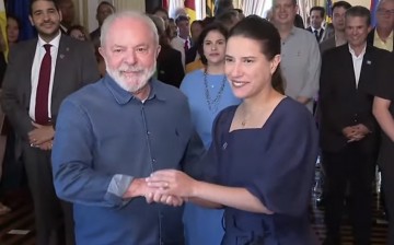 Troca de gestos entre Lula e Raquel chama atenção da classe política