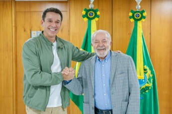 Lula recebe líder do PSB na Câmara, Felipe Carreras, no Palácio do Planalto