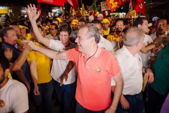 Palanque forte: Danilo Cabral reúne apoio de nove dos 14 prefeitos da Região Metropolitana