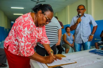 Prefeitura de Lagoa do Carro realiza assinatura de Ordem de Serviço para Reforma do Mercado Municipal