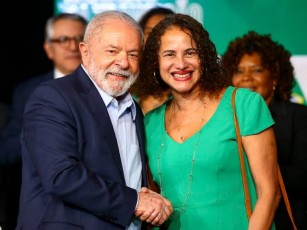 Lula rasga elogios à ministra Luciana Santos
