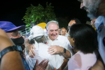 Augusto Coutinho é recebido com festa pela população de Nazaré da Mata