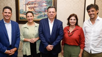 Raquel Lyra recebe presidente nacional do PSDB no Palácio