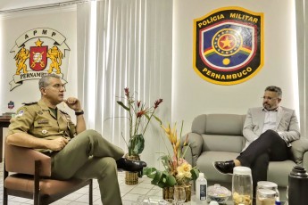 William Brigido cumpre agenda na Academia de Polícia Militar do Paudalho