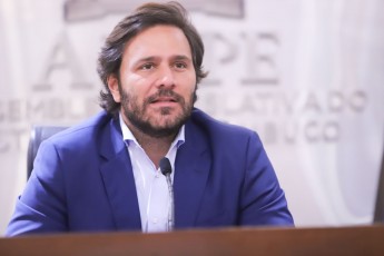 Rodrigo Novaes promove instalação da Frente Parlamentar em Defesa dos Usuários do Sistema Público de Saúde