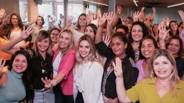 Alessandra Vieira faz agenda com mulheres no Recife 