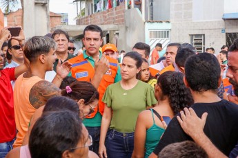 Prefeito Rodrigo Pinheiro decreta Estado de Emergência e acompanha de perto os danos causados pela chuva, em Caruaru