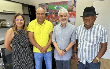 Humberto Costa se reúne com prefeito de Carpina 