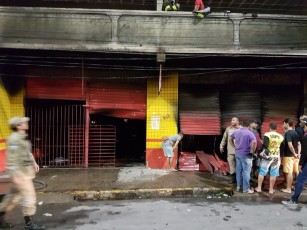 Incêndio atinge loja em Jaboatão dos Guararapes