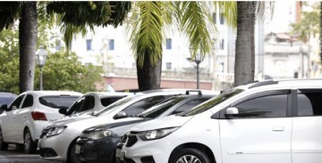Governo de Pernambuco vai economizar R$ 26 milhões com gestão da frota de carros oficiais 
