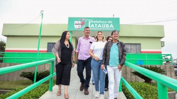 Prefeita de Jataúba e deputada acompanham obras de pavimentação no município