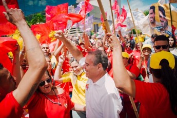 Danilo visita feiras, comitês faz caminhadas pelo Agreste e Sertão 