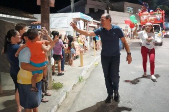 Mano Medeiros leva a Caravana Natal Solidário as ruas 