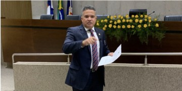 Secretário de saúde de Pernambuco apresenta relatório à Comissão da Alepe e deputado William Brigido faz apelo ao governo do estado