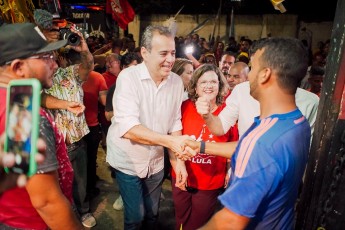 Danilo faz ato em Santo Amaro em reforço à campanha no Recife