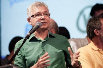Elias Gomes anuncia apoio a Raquel Lyra