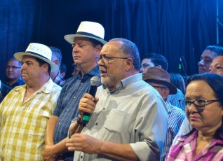 Zé Martins realiza Abertura do São João Alfredo com sucesso de público
