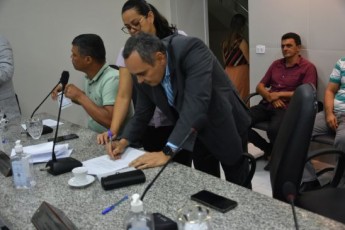 “Serei prefeito de todos”, disse Dr. Eclériston Ramos ao tomar posse