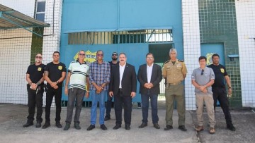 Eriberto Medeiros visita unidades prisionais em Abreu e Lima