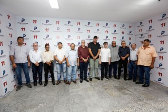 Marcone Santos reúne sua base para reafirmar apoio a Eduardo da Fonte e Antônio Moraes