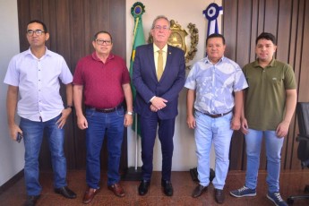 Álvaro Porto recebe apoio de grupo liderado pelo ex-prefeito de Betânia Wal Araújo