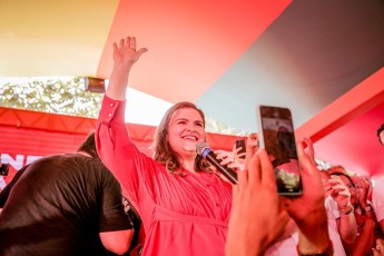 Marília Arraes, André de Paula e Sebastião Oliveira inauguram comitê central da campanha 