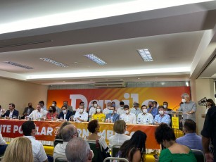 Humberto Costa diz que abdicou da candidatura “por Pernambuco e pelo Brasil”