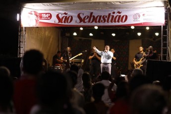 Banda Tropikalia, Rogério Som e Juarez animam a segunda noite da Festa de São Sebastião