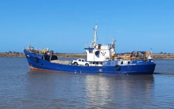 Cinco pessoas estão desaparecidas após embarcação de carga naufragar a caminho de Noronha