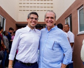 Dueire e Jarbas Filho acompanham Ministro em inauguração de residencial no Recife