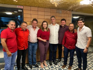 Marília Arraes recebe apoio do prefeito Marinaldo Rosendo e Bruno Japhet, ex-prefeito de Ferreiros