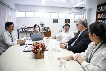 Eduardo da Fonte se reúne com Reitora da UPE e Superintendente da Santa Casa