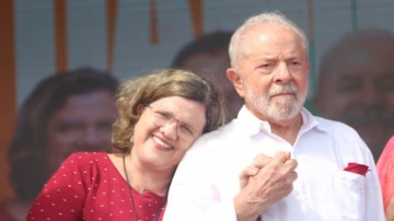 Estreia do guia de Teresa Leitão conta com a participação de Lula 
