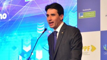 “É fundamental que o governo federal possa ampliar os investimentos em ciência e tecnologia”, afirma Silvio Costa Filho