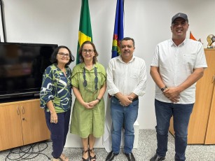 Prefeitos de São Vicente Ferrer e Macaparana debatem melhorias para Educação junto ao Governo de Pernambuco